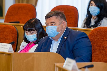 Депутаты работали в особом режиме